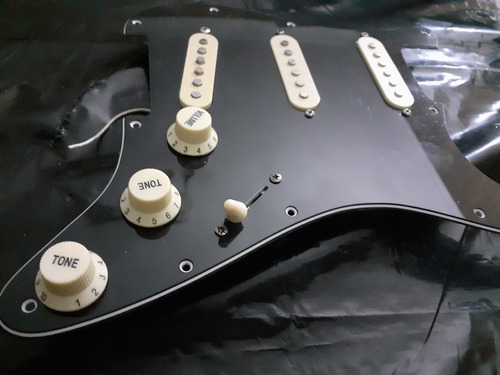 Pickguard P/ Guitarra Stratocaster Completo Accesorios
