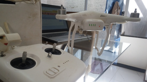 Drone Dji Phantom 3 Standard Com Câmera 2.7k White