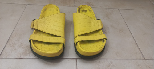 Sandalias Amarillas Ricky Sarkany