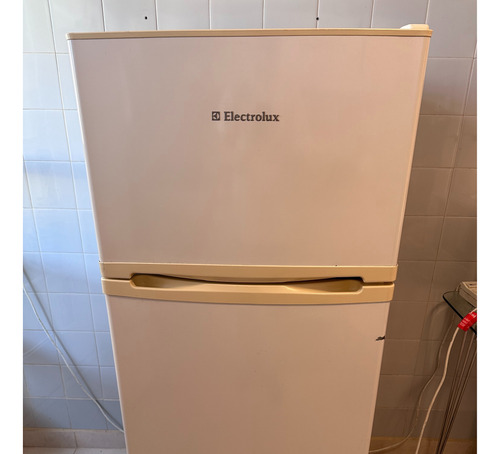 Heladera Electrolux Ehc275b 281l Blanca Deshielo Manual