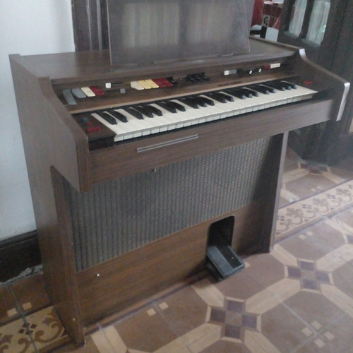 Organo Farfisa Modelo Matador