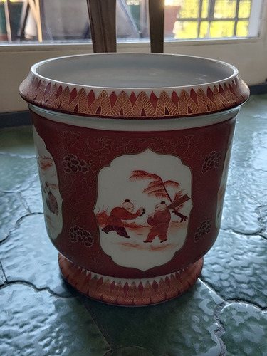 Porta Maceta En Porcelana Oriental Pintado A Mano, Firmado.