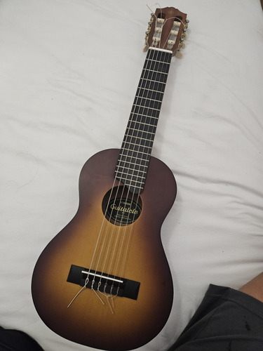 Guitalele Yamaha Gl1