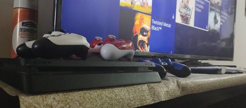 Playstation 4 Slim Con Dos Controles Y 28 Juegos Digitales