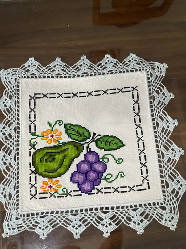 Servilleta Bordada Punto Cruz Frutas Con Orilla De Crochet