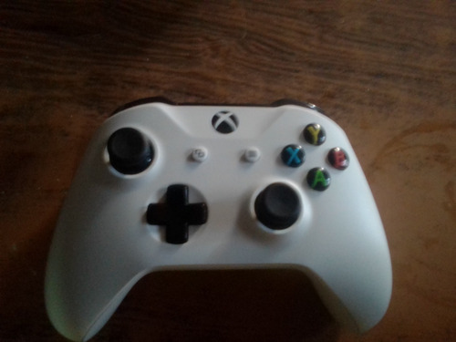 Microsoft Xbox One S 1tb Standard Blanco Y Un Mes De Xbox Go