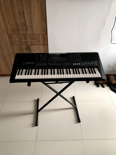 Teclado 5 Octavas Yamaha Psr-e463 + Transformador