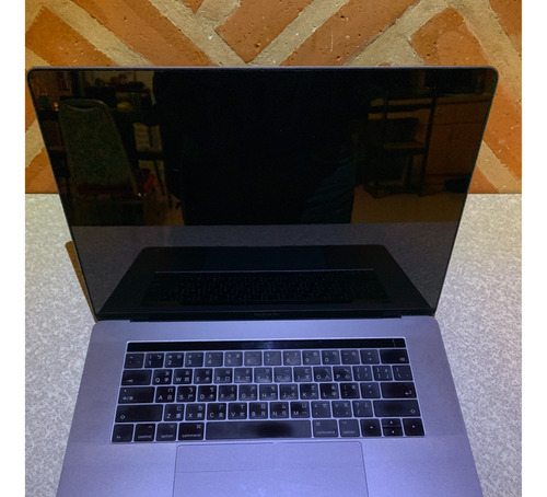 Macbook Pro 2018 15  16gb Ram 512gb Ssd I7 2.9ghz Touch Bar