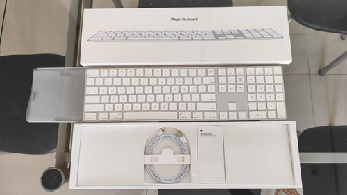 Teclado Apple A1843 Alfa Numérico C/ Caixa E Cabo Recarre