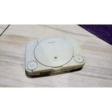 Playstation 1 Psone Só O Aparelho Sem Nada E O Leitor Tá Sem O Clamp E O Botão Power Tem Que Ficar Pressionando Direto. Tá Com Defeito. 919. A93