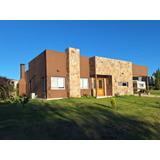 Casa 5amb En Medal Country Club Acepta Prop 