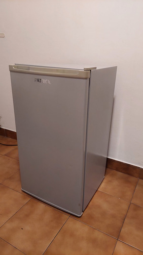 Heladera Minibar Patrick Hp120p00 Gris. 220v