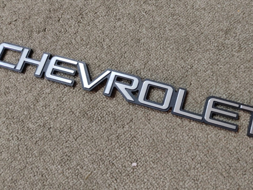 Emblema Letras Chevrolet Silverado Compuerta Tipo Original  Foto 3