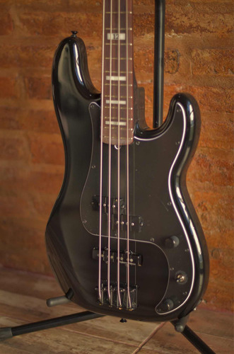 Fender Duff Mckagan Precisión.