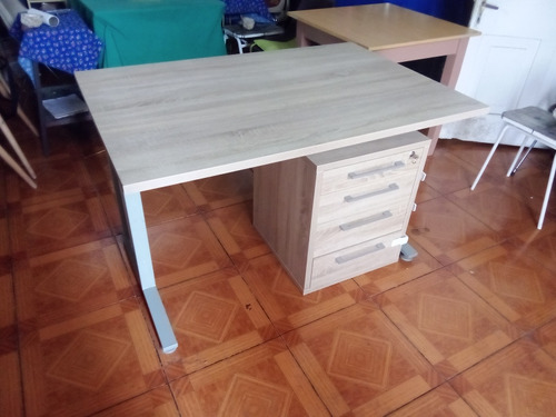 Escritorio Con Cajoneras