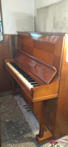 Piano Vertical Schumann 