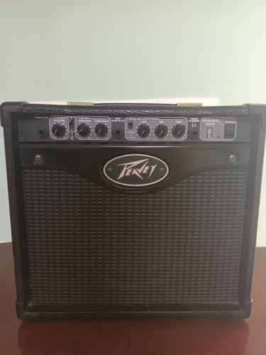 Amplificador Peavey Para Guitarra De 15 Wtts