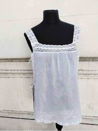 Musculosa Blanca Con Encaje Vintage 