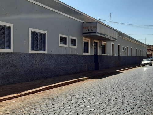 Imóvel Para Hotel (serve Para Outras Atividades Com Pequenos Ajustes)