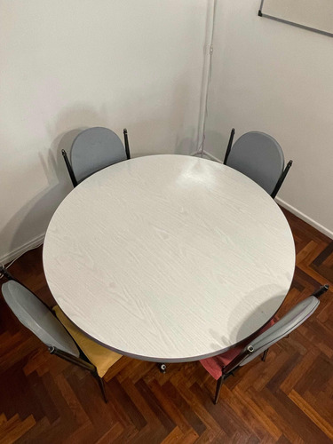 Juego De Mesa Y Cuatro Sillas Estilo Industrial