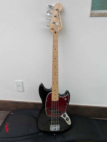 Contrabaixo Fender Mustang