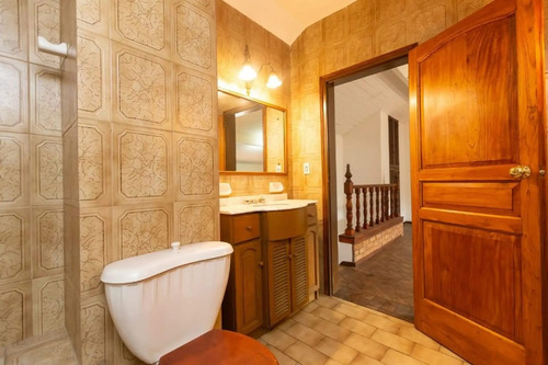 Casa En Venta Oportunidad En Ciudad Jardin, Palomar, 3 Dormitorios, 3 Baños, Amplio Parque, Apto Credito, Toma Permuta Propiedad En Barrio Cerrado - Imagen 3