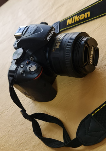  Nikon D5300 Combo + Lente Nikon 35mm 1/8g + 128gb