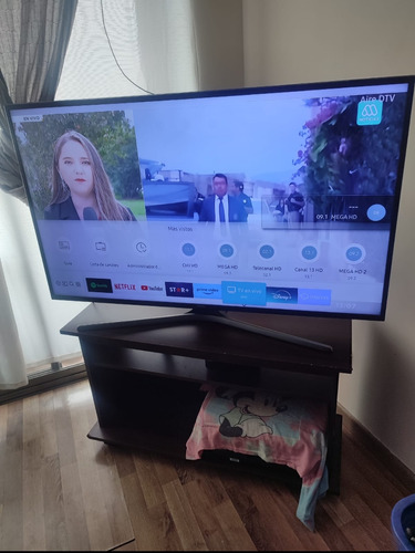 Televisor Samsung De 50 Pulgadas Con Mesa Incluida 