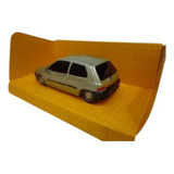 Renault Clio Dorado 1/43 Imperdible