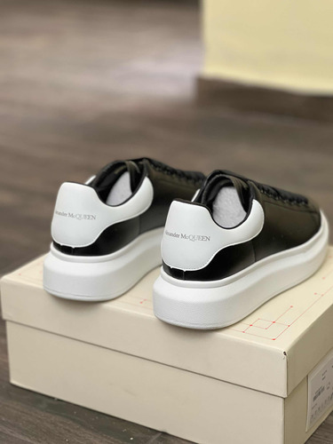 Tenis Alexander Mcqueen Negros #26