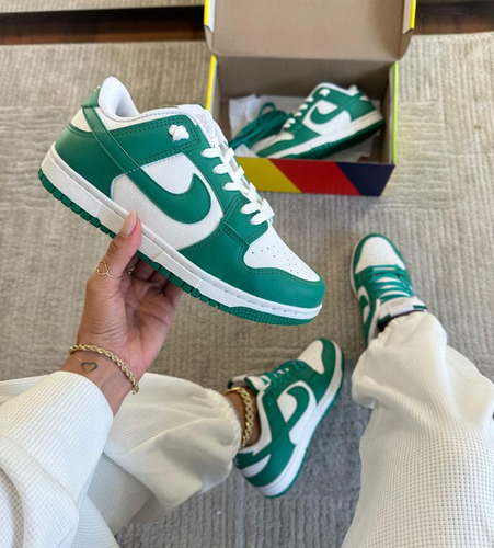 Tenis Air Sb Dunk Low Pro Color Verde E Branco Moda Basquete