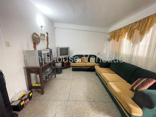 Ana Karina Molleja Vende Amplia Casa Con Piscina En Las Trinitarias, Zona Este , Barquismeto , Lara /akm - Imagen 4