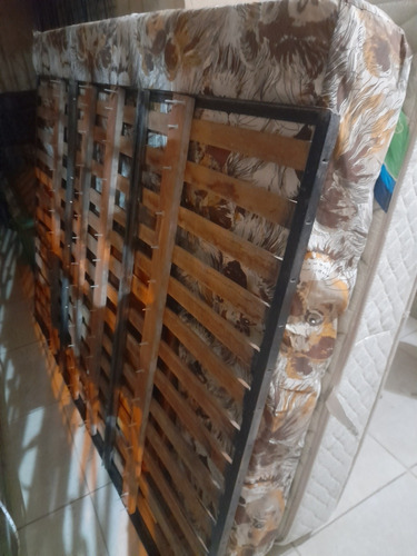 Cama Matrimonial De Madera Buen Estado Con Colchon