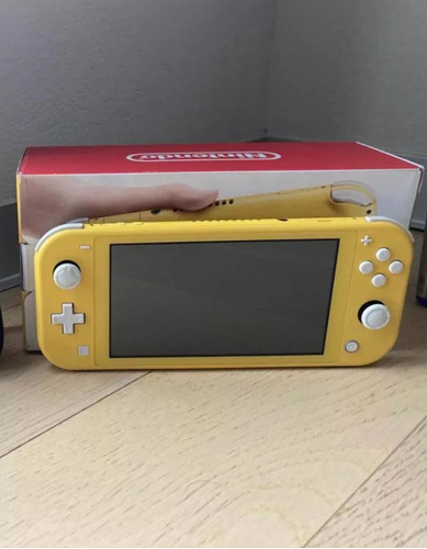Nintendo Switch Lite Amarilla Usada Solo 1 Mes