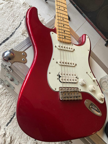 Fender Standard Stratocaster Hss Usada