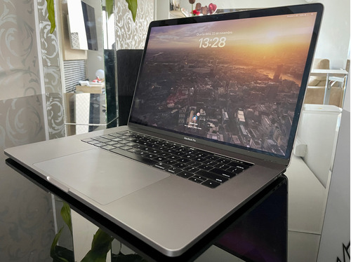 Apple Macbook Pro 15'' I9/2.3ghz/16gb/512ssd/2019