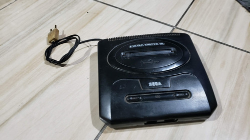 Mega Drive 3 Só O Aparelho Sem Nada E Com Defeito, Liga Mas Sem Imagem. Tela Preta!