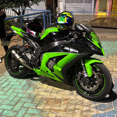 Kawasaki Ninja ZX-10R: 12 carros a partir de R$ 45,000
