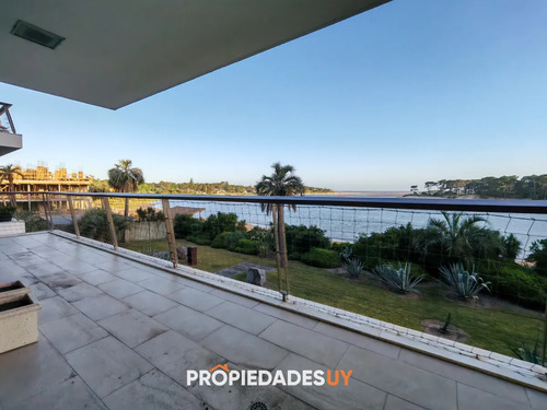 Venta Apartamento Semi-piso Edificio Delamar Punta Del Este