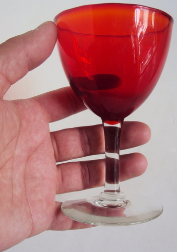 Taça  Vinho Vidro Vermelho Rubi Canelado Base Transparente