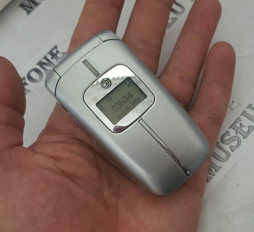 Celular LG Gf 690 Mini Flip Pequeno Relíquia Antigo De Chip 