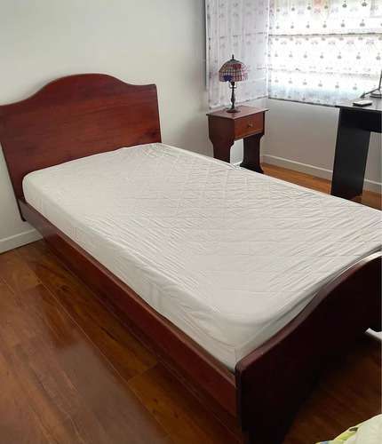 Cama Estilo Suizo - No Incluye Mesa De Noche Ni Colchoneta