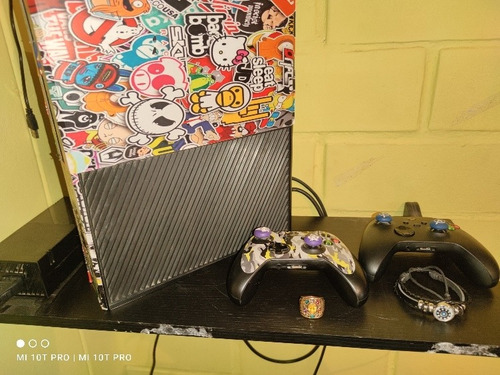 Xbox One 500gb Dos Mandos