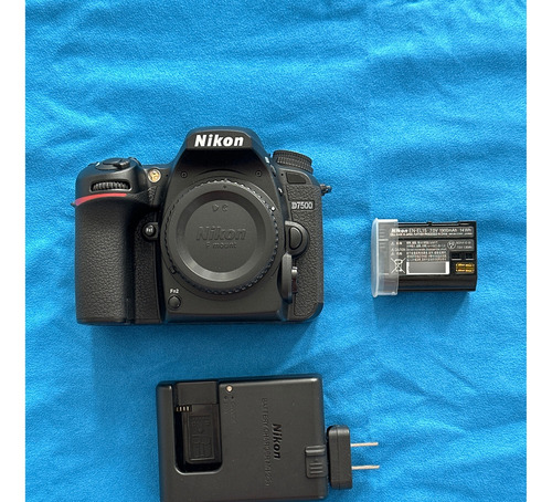 Máquina Fotográfica Nikon D7500 - 4200 Cliques