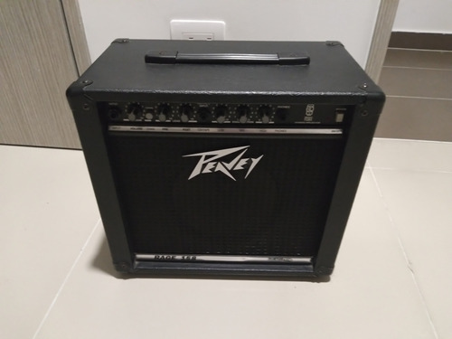 Amplificador Guitarra Peavey Rage 158 15watts