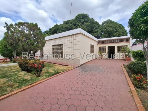 Jean Pavon Tiene Excelente Casa En Venta En El Oeste De Barquisimeto Lara 1 6 0 4 3