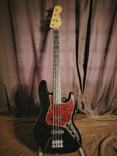 Fender Active Deluxe Jazz Bass México 