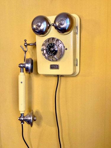 Hermoso Teléfono Antiguo De Pared Ericsson