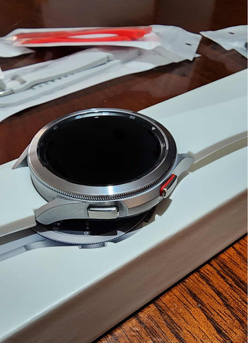 Samsung Galaxy Watch 4 Classic 46 Mm Plateado + 11 Correas