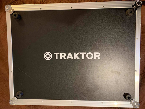 Traktor Kontrol S8 